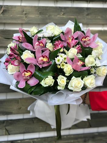 Букет цветов из: Розы и Хризантемы в Исетское