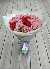 Букет цветов из:  Альстромерии #REPLACE_PRED# Исетское