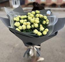 Букет Белые кустовые розы Солинеро в Исетское