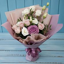 Букет цветов из:  Розы и Лизиантусы в Исетское