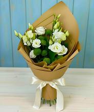 Букет цветов из:  Хризантемы и Лизиантусы в Исетское